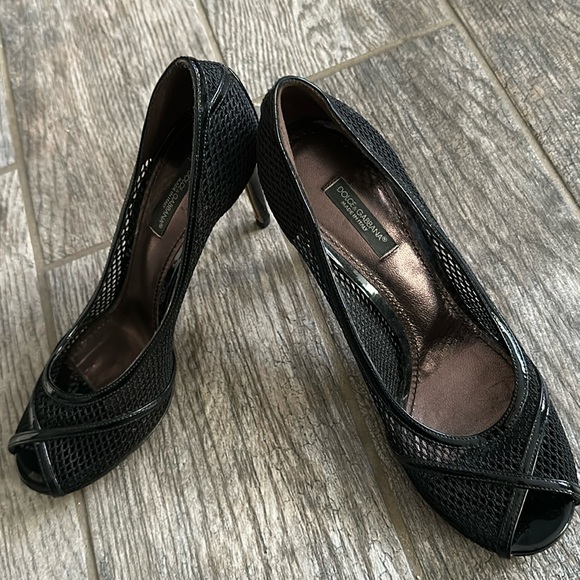 DOLCE & GABBANA black patent leather open toe heels - Picture 9 of 9